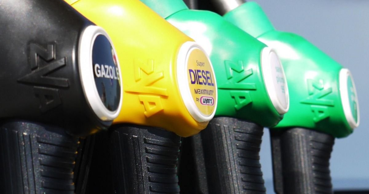 Caminhadas de preços a gasolina chegando, alerta o clube de automóveis