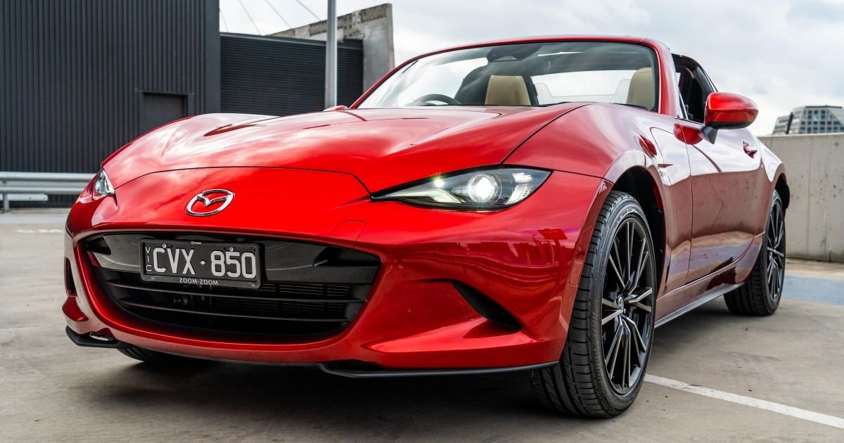Mazda MX-5 recordou devido à questão da luz de aviso esc.