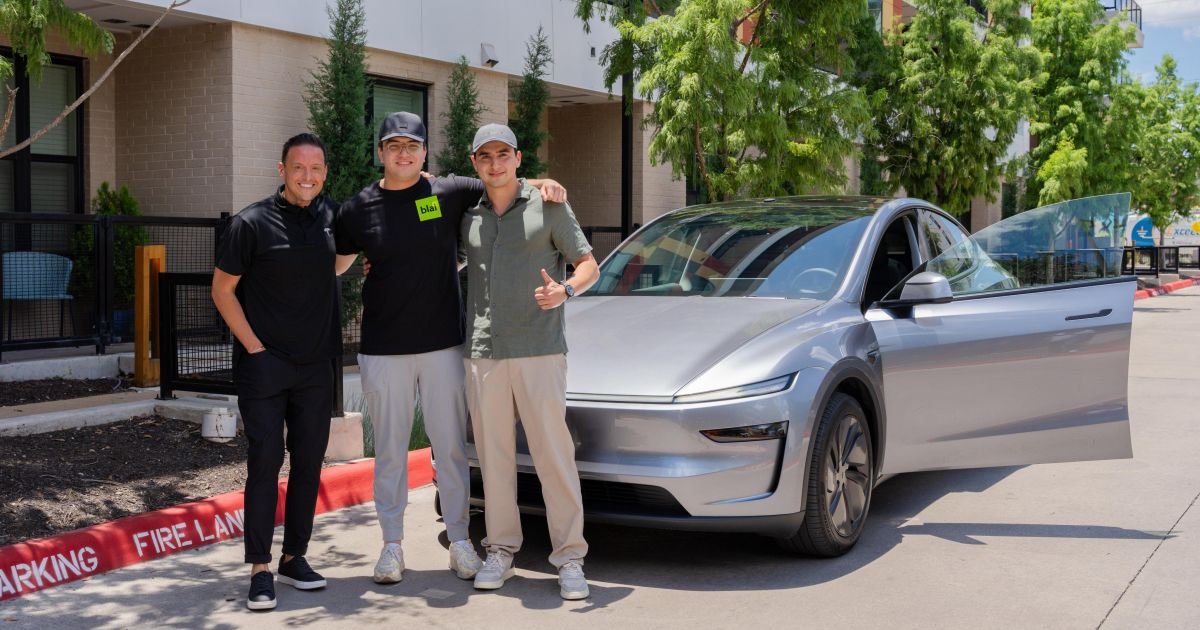 Tesla afirma que a primeira entrega de carros autônomos mundiais