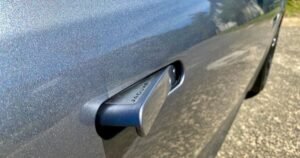 Manças de porta de descarga: CEO da Volkswagen os odeia, a China pode bani -los